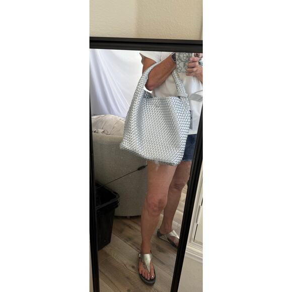 DKNY Giselle Hobo bag with wristlet Silver - Picture 3 of 14